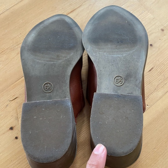 Universal Thread booties - Picture 2 of 3